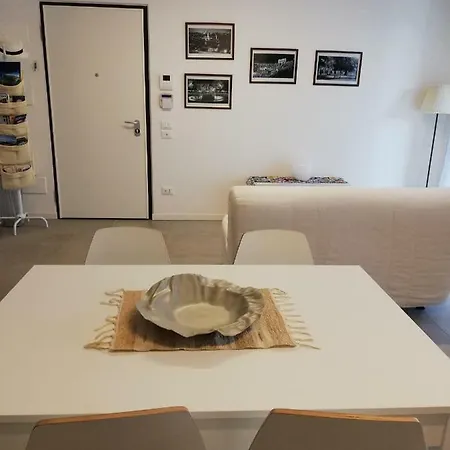 Aleanto Apartment *
